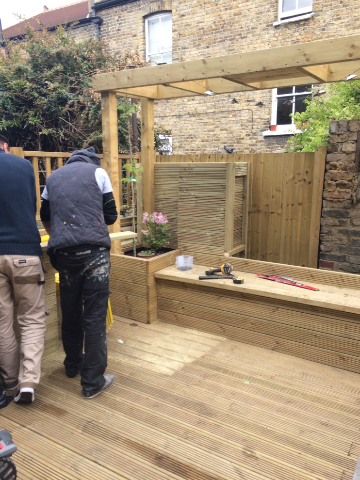 Garden design - courtyard in South London