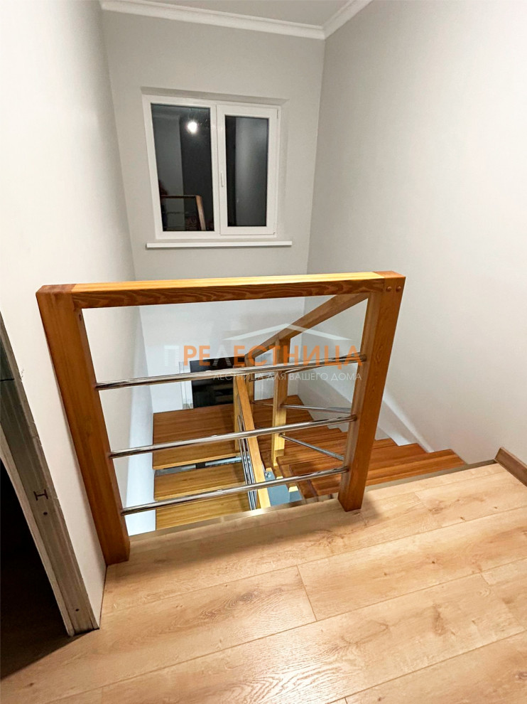 Лестница на центральном косоуре Ассоль-42