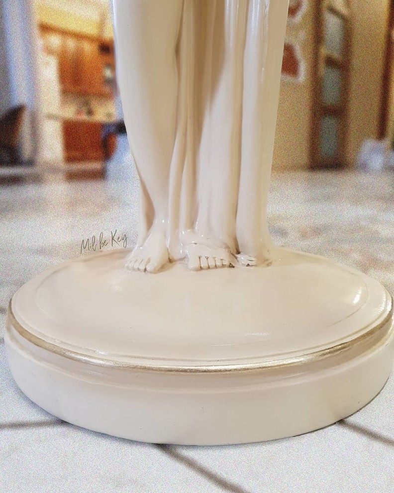 Золочение холла и мебели коттеджа