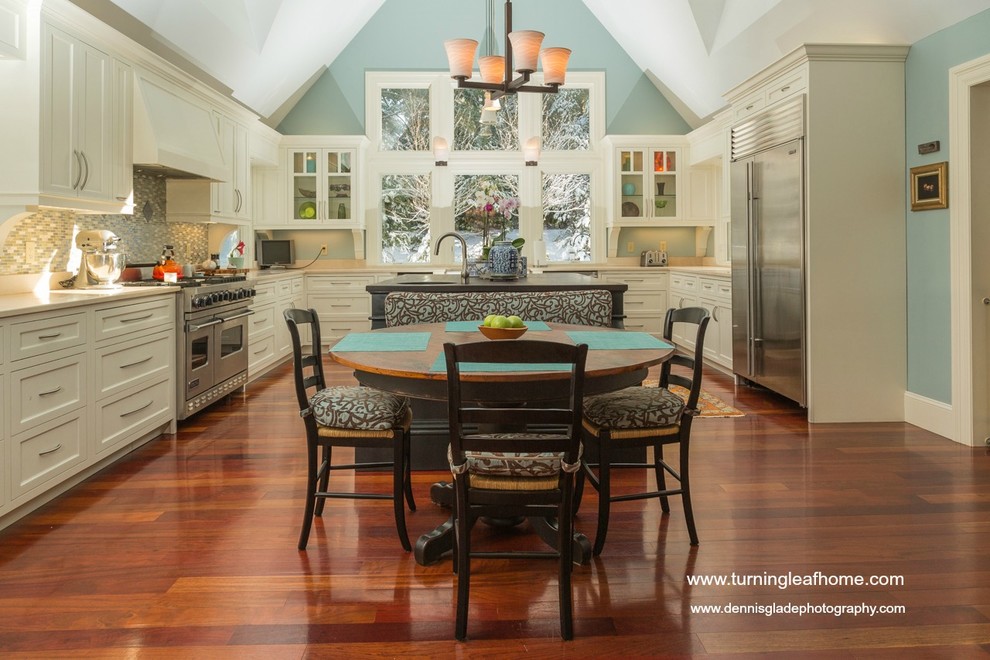 Transitional home design photo in Providence
