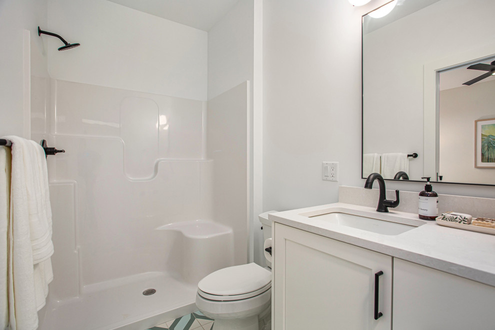 This is an example of a classic bathroom in Grand Rapids.