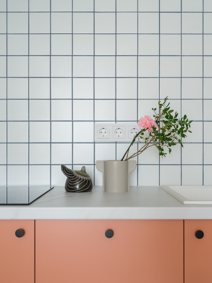 Небольшая яркая квартира