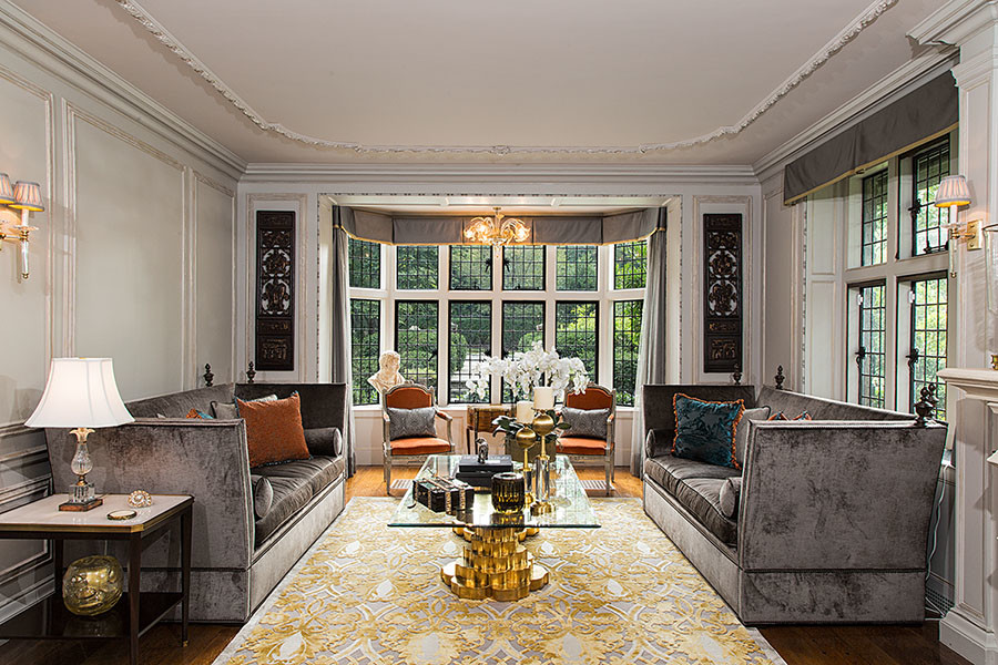 Inspiration for a transitional family room in New York.