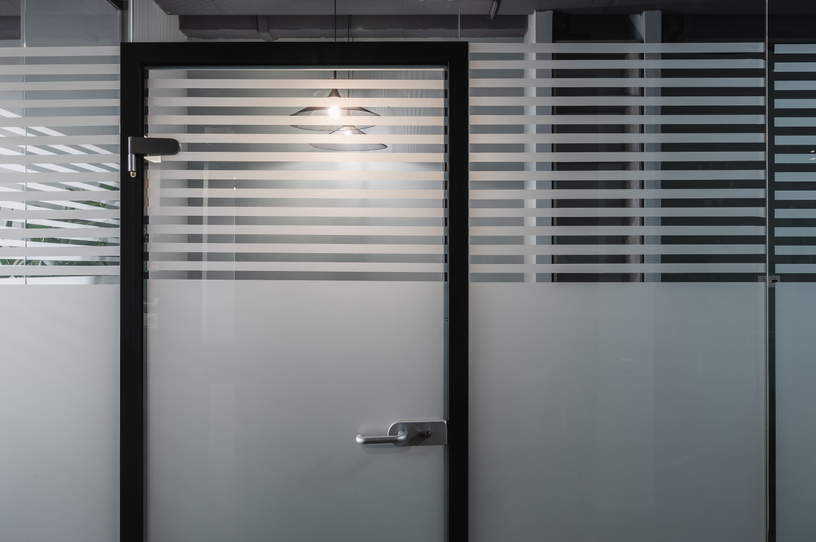 Комплексный проект со стеклянными перегородками