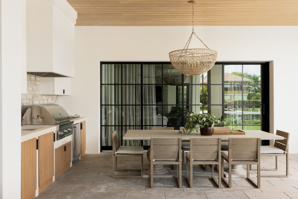 Transitional patio photo in Orlando