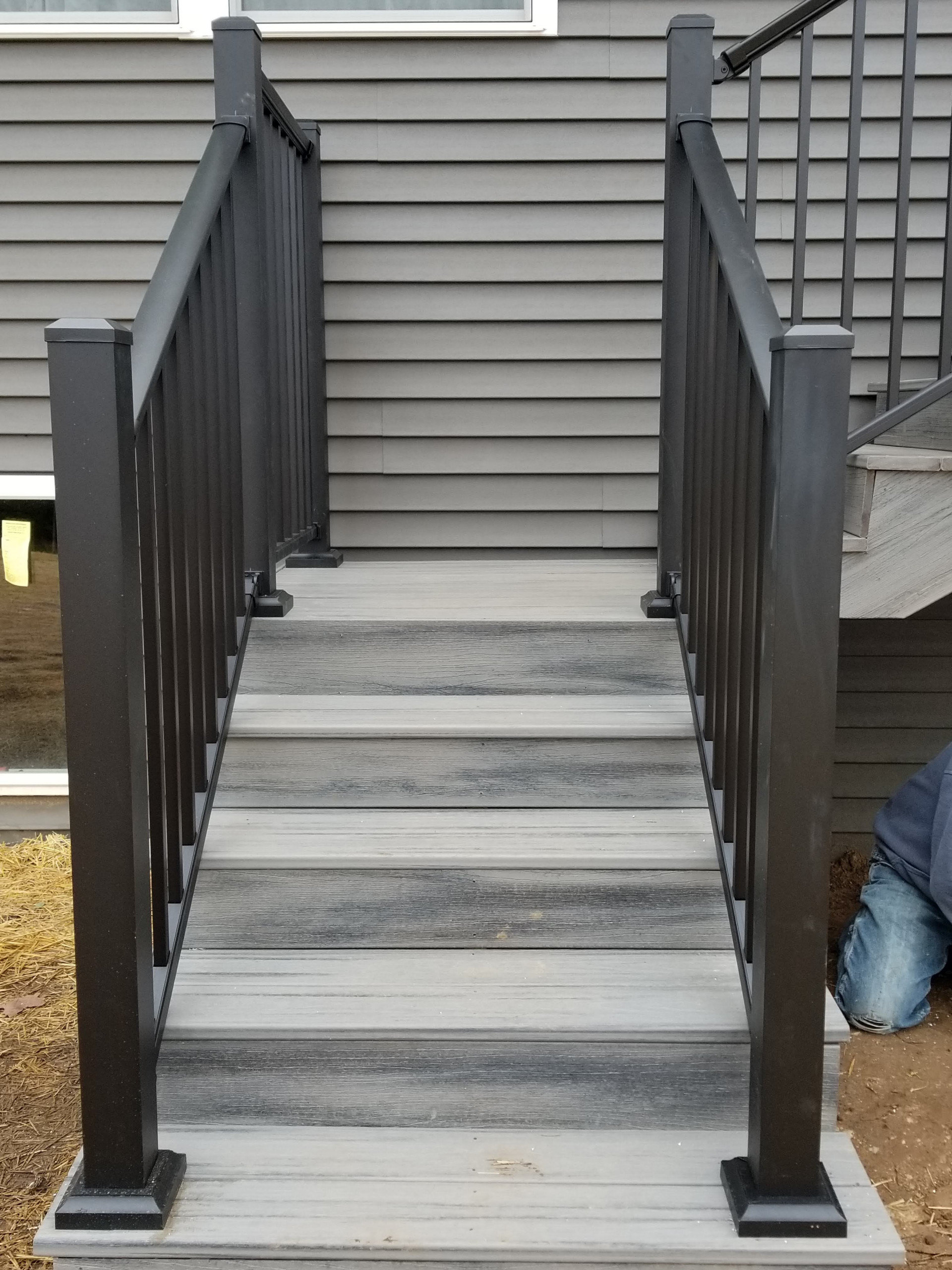 Composite deck with Aluminum rails