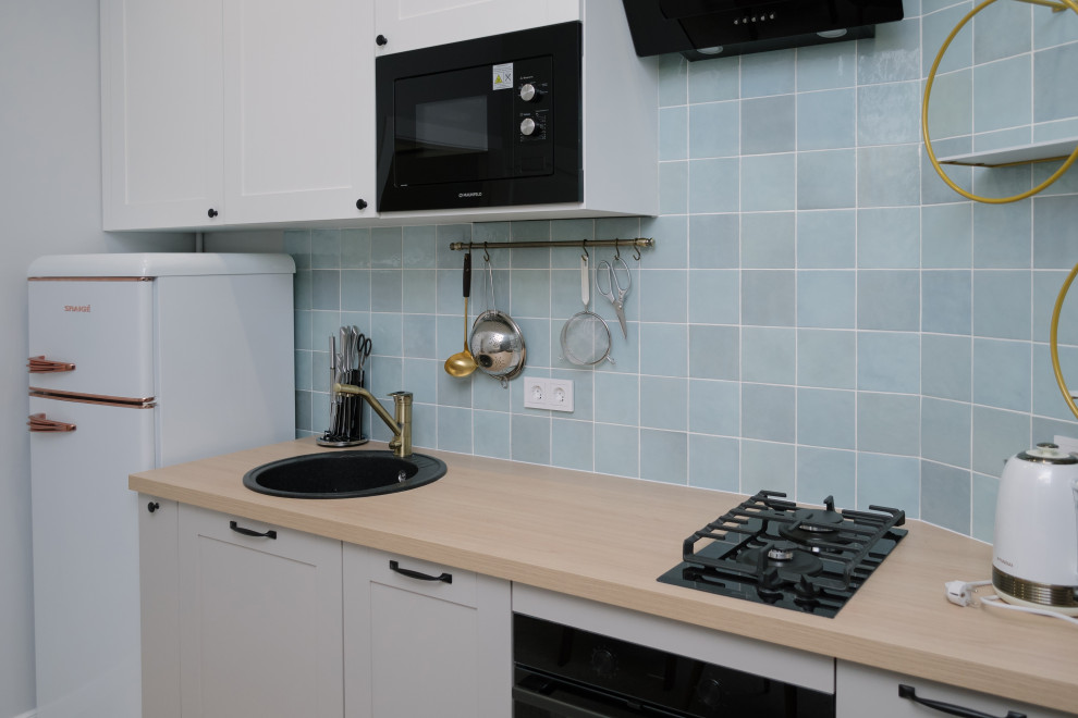 Реализация проекта в старом фонде СПб, квартира с камином.