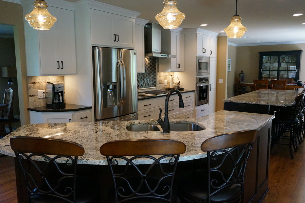Inspiration for a transitional kitchen remodel in Minneapolis
