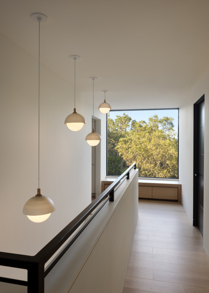 Minimalist hallway photo in San Francisco