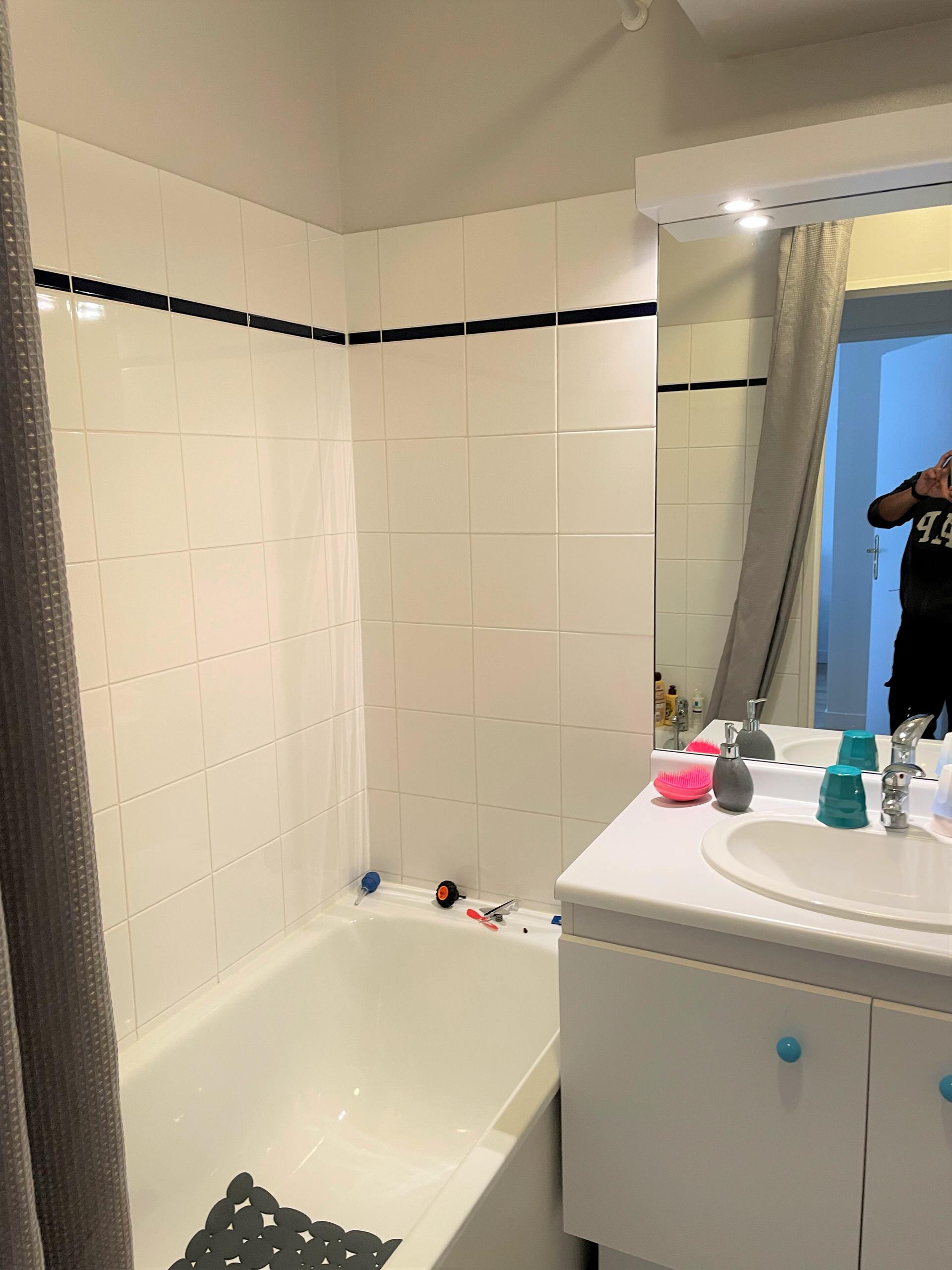 SALLE DE BAIN FAMILIALE : remise à niveau pratique & esthétique