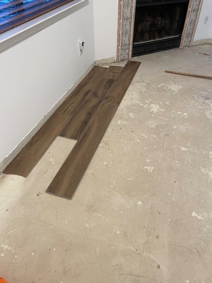 Floor Tile - Woodgrain Look - Apartment Makeover