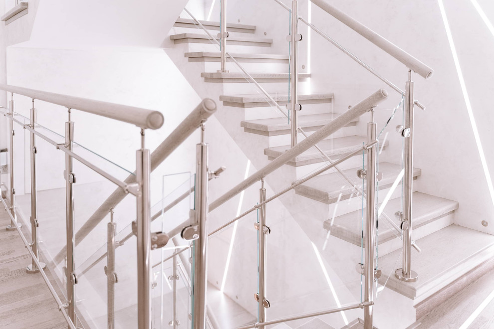 Проект 9 - Лестница в стиле Hi-Tech с подсветкой ступеней