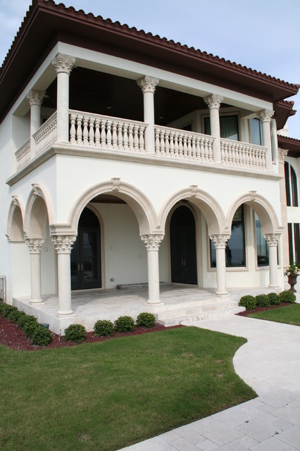 Columns mediterran-haeuser