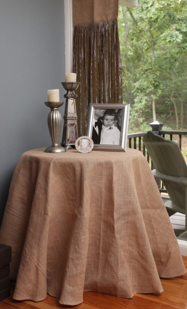 Couture Dreams Solid Jute Tablecloth