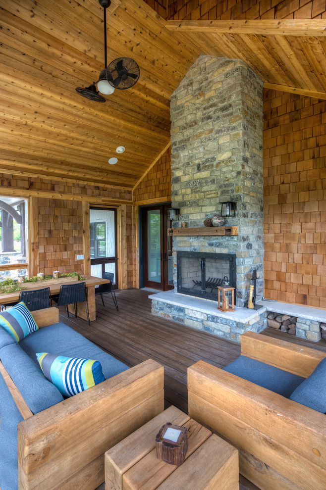 Transitional porch idea in Cedar Rapids