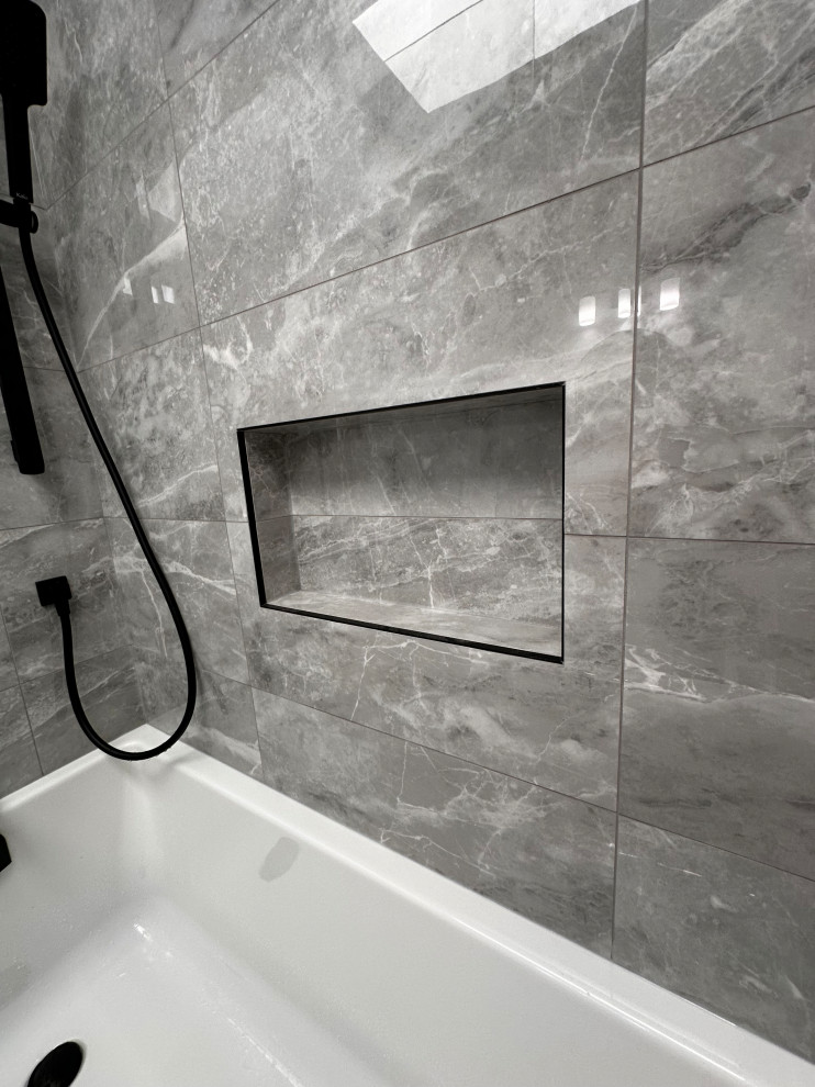 West Graham Place - Traditional Bathroom - London, ON