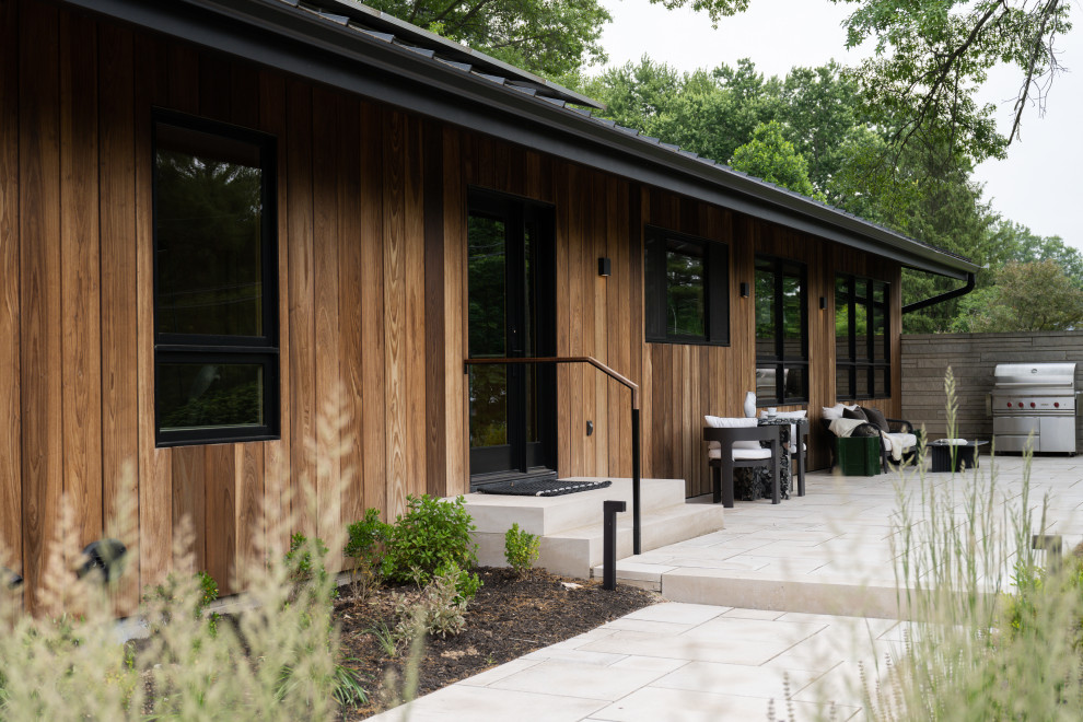 Inspiration for a 1960s home design remodel in Indianapolis