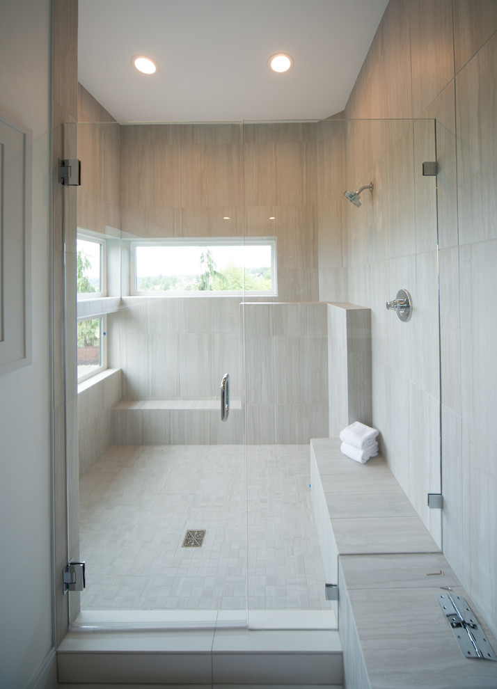 Inspiration for a modern bathroom in Seattle.