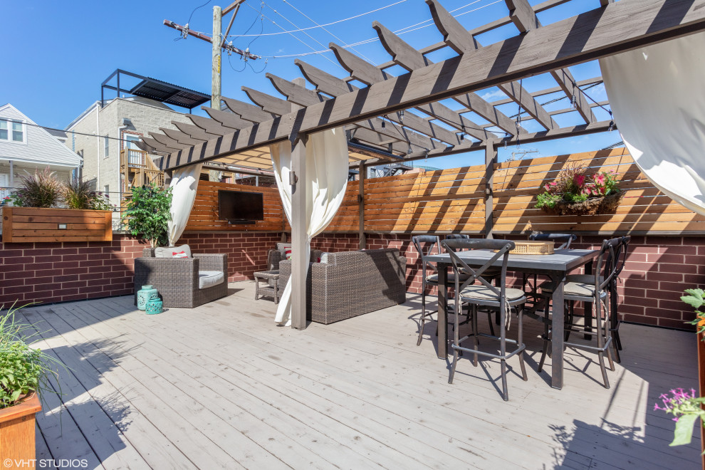 Example of a transitional deck design in Chicago