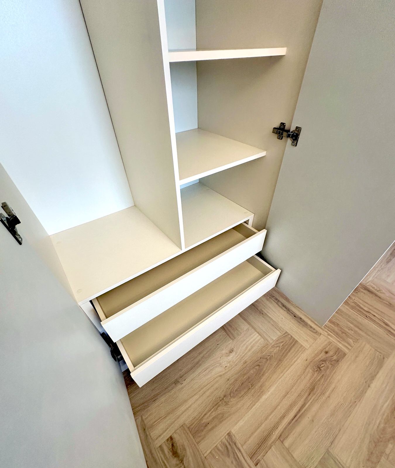 Шкаф в спальню.