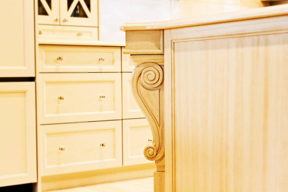 Transitional kitchen photo in Calgary