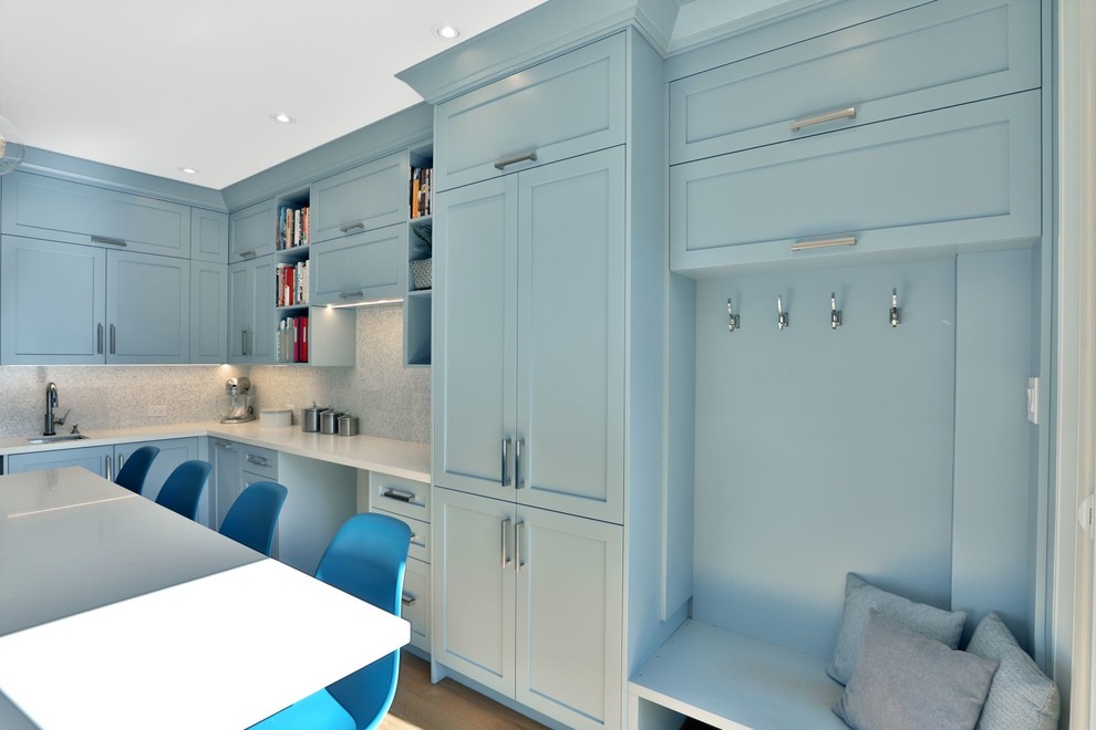 Kitchen - transitional kitchen idea in Toronto