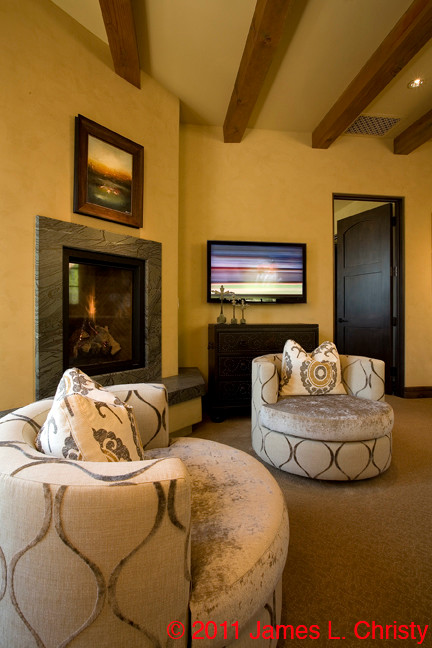 Photo of a mediterranean living room in Phoenix.