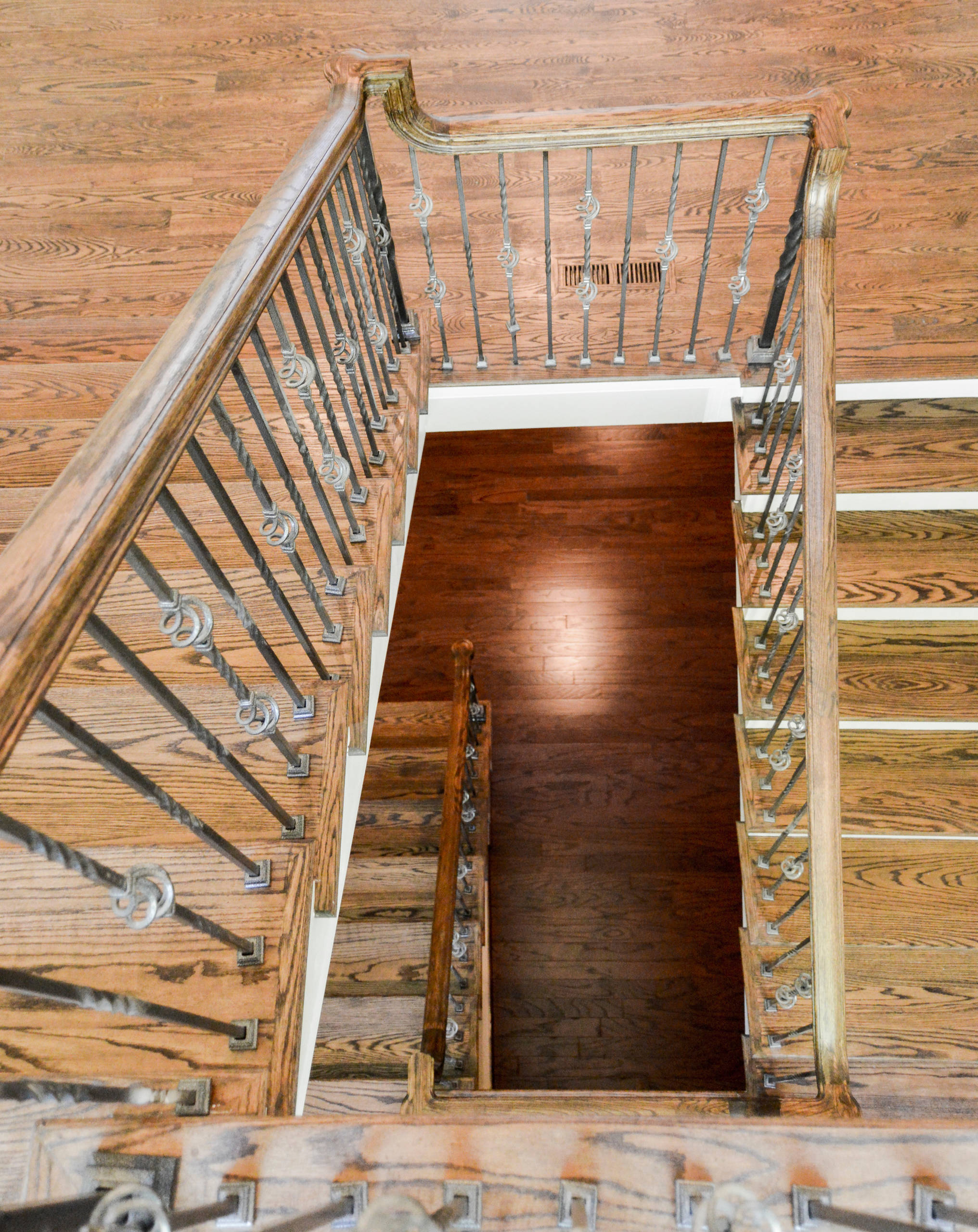 38_European Style Circular Balcony and Multi-level Staircase, Middleburg, VA 201