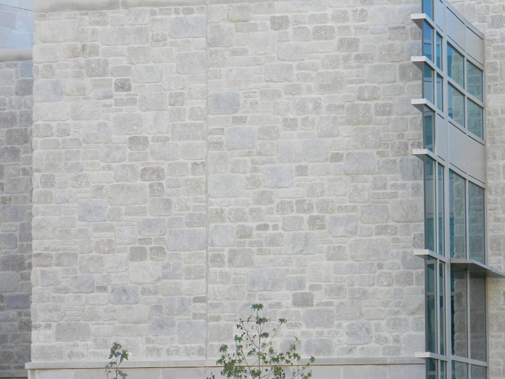 Indiana Limestone Tumbled Veneer Indianapolis by Hickory Ridge