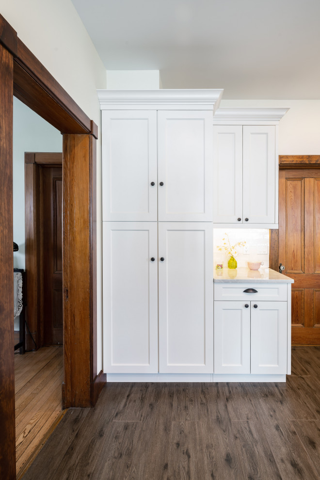 Home design - transitional home design idea in Newark