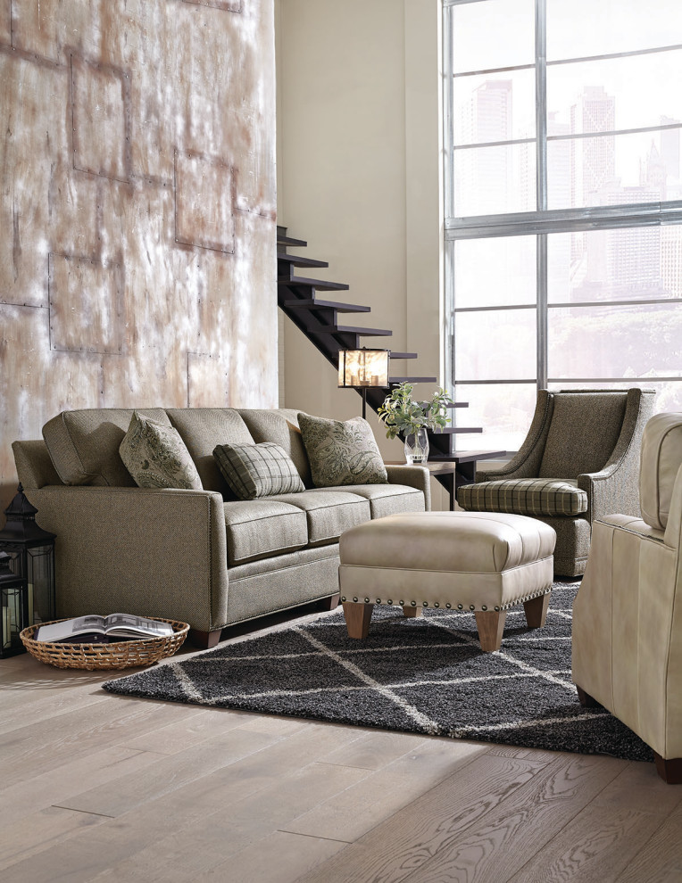 Inspiration for a transitional home design remodel in Cincinnati