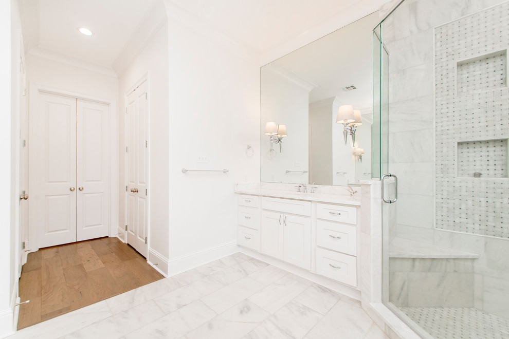 Bathroom - transitional bathroom idea in New Orleans