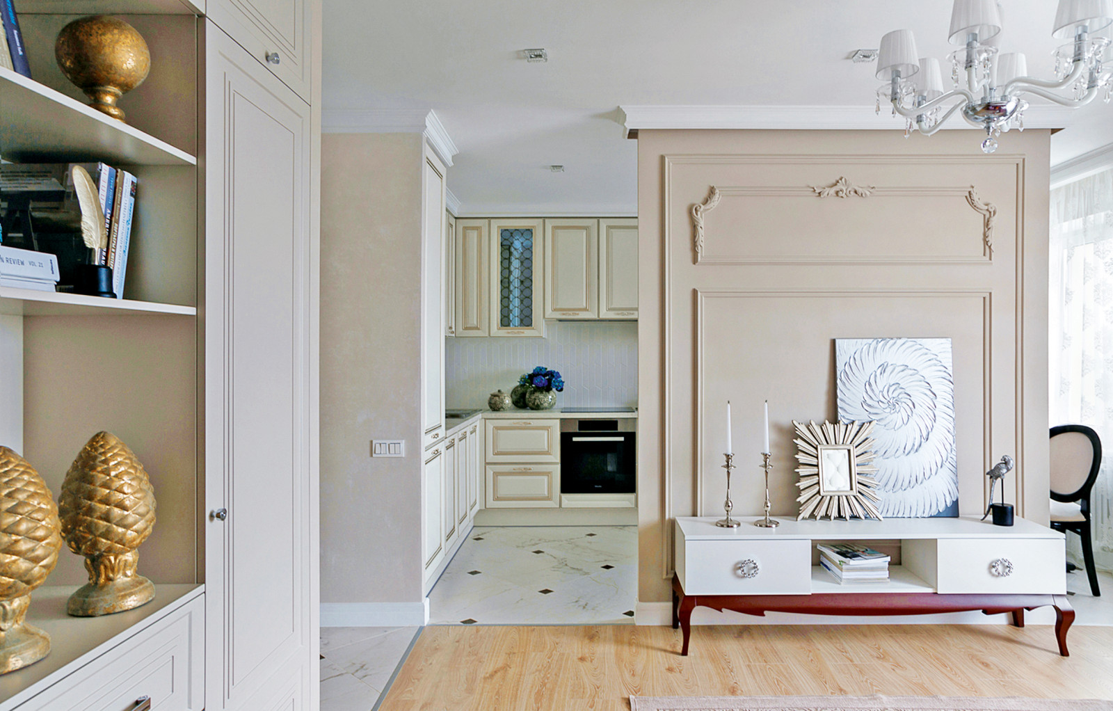 Гипсовые молдинги и декор для стен