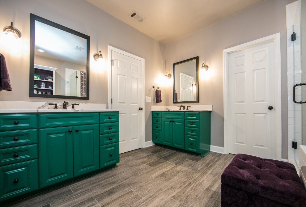 Inspiration for a transitional home design remodel in Atlanta