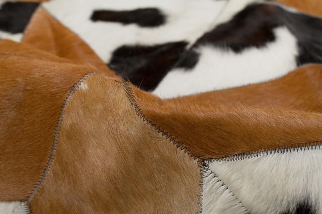 NATURAL STAR STITCH ROUND COWHIDE RUGS AproX 3.5