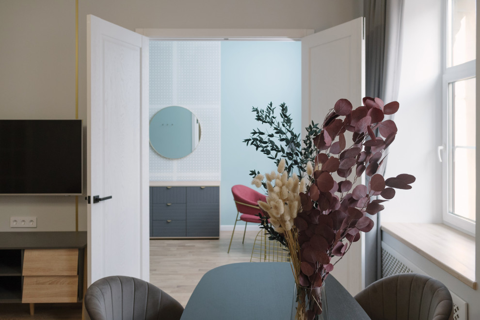 Реализация проекта в старом фонде СПб, квартира с камином.