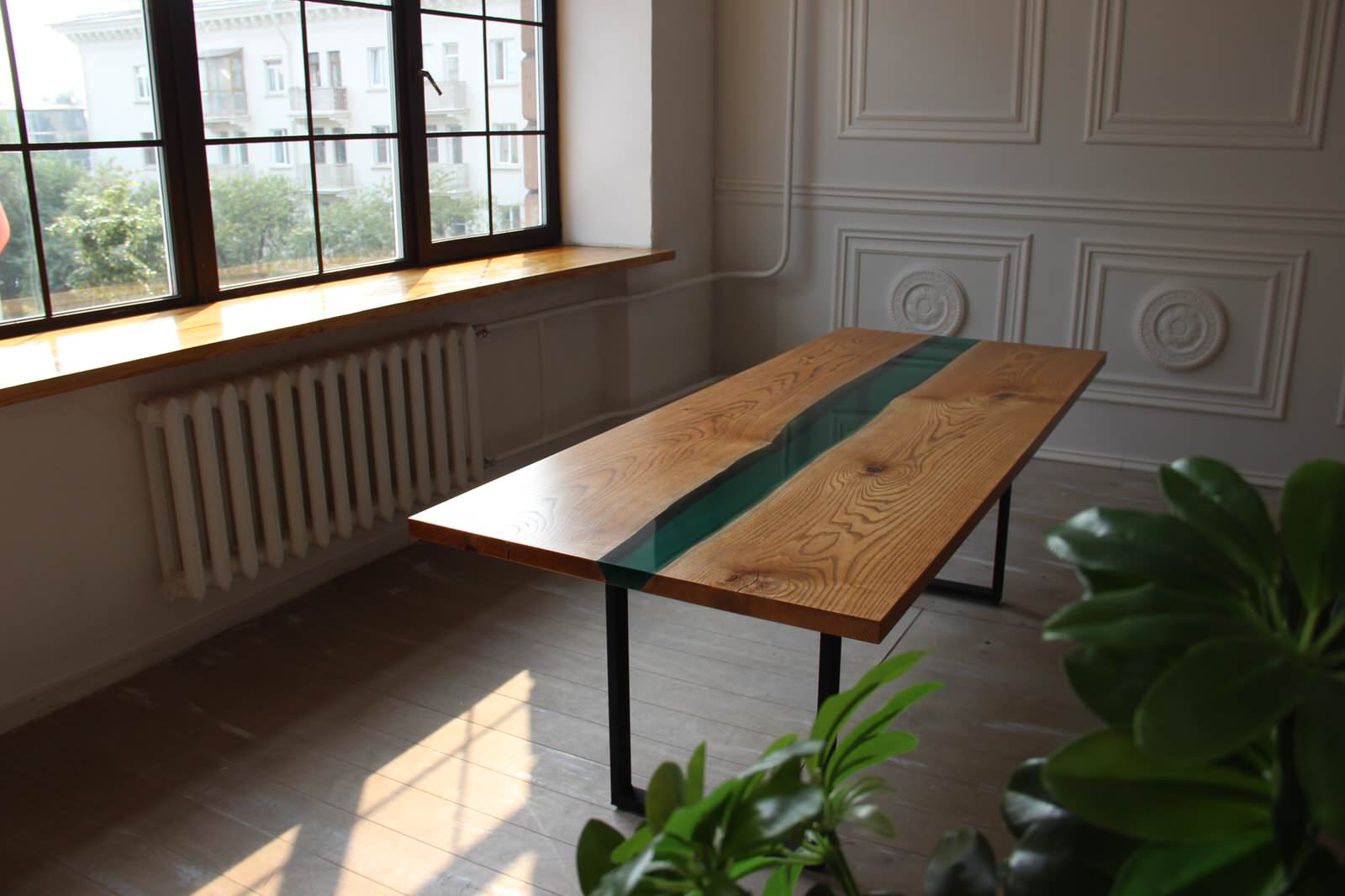 Стол-река с полимером