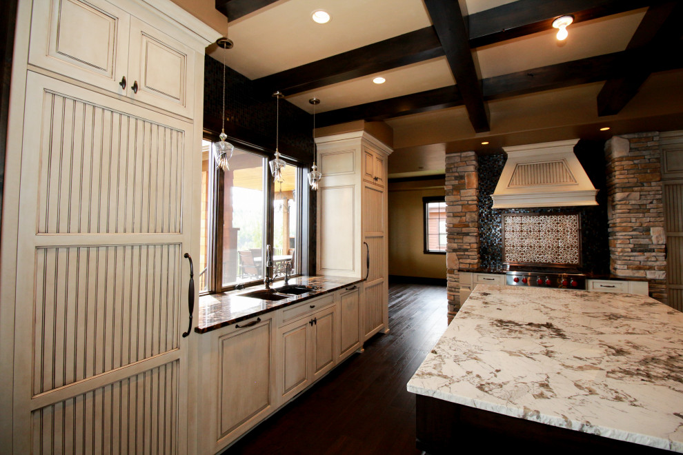 Mountain style kitchen photo in Seattle