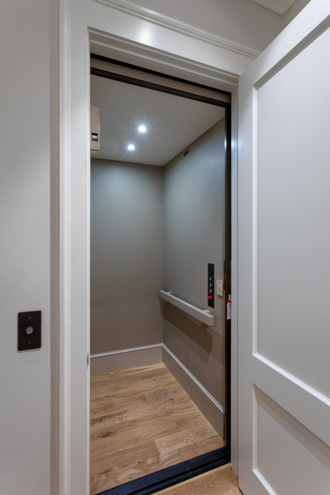 Hallway - transitional hallway idea