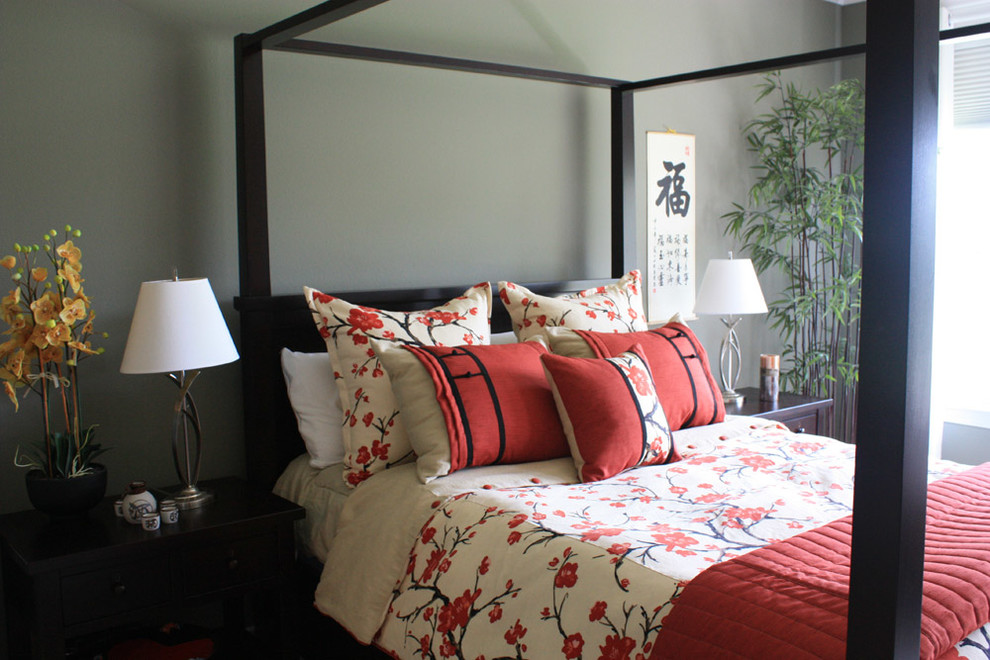 This is an example of a mid-sized traditional guest bedroom in New York with grey walls.