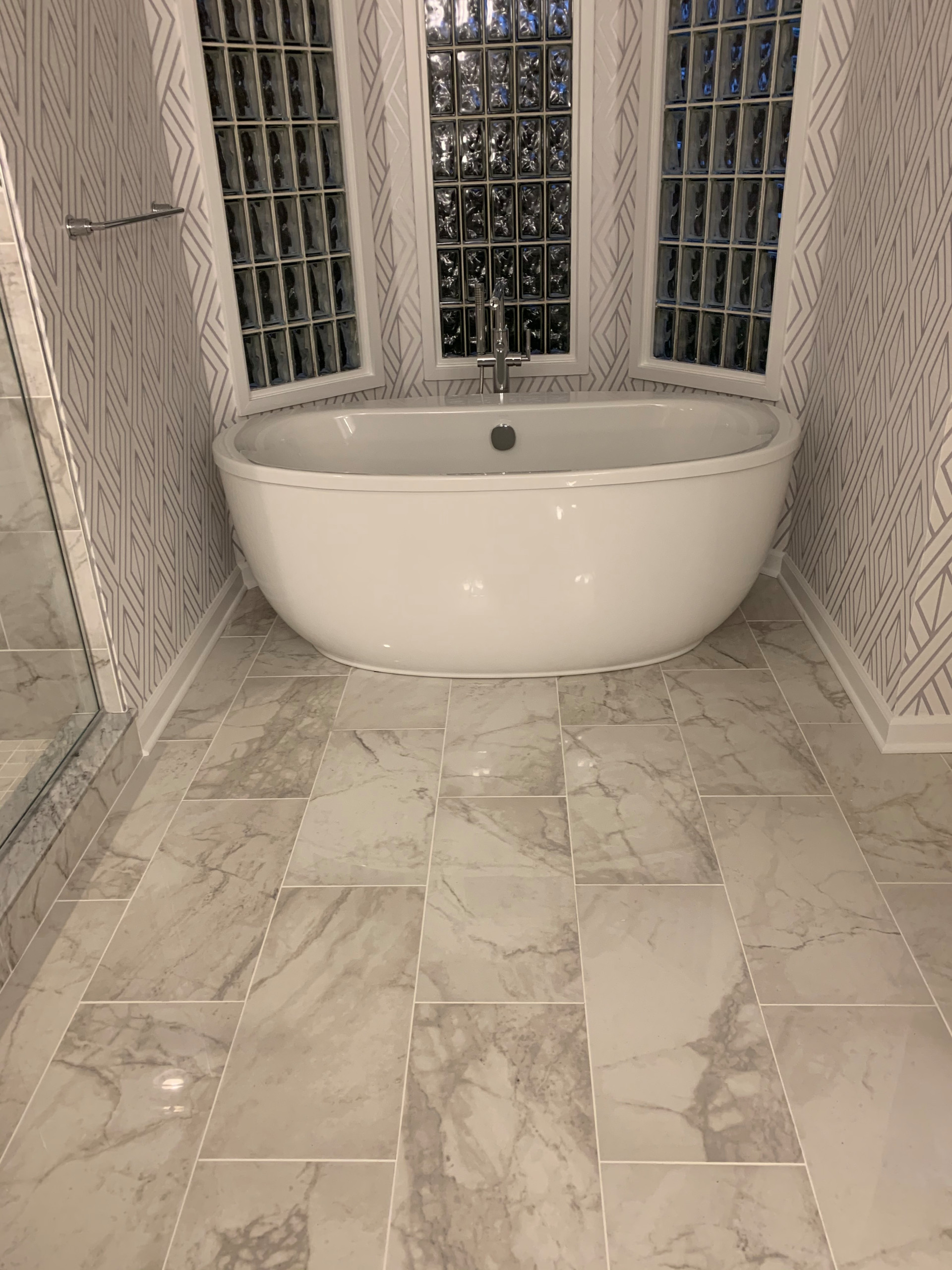 Bathroom Reno w/Standing Tub & Faucet