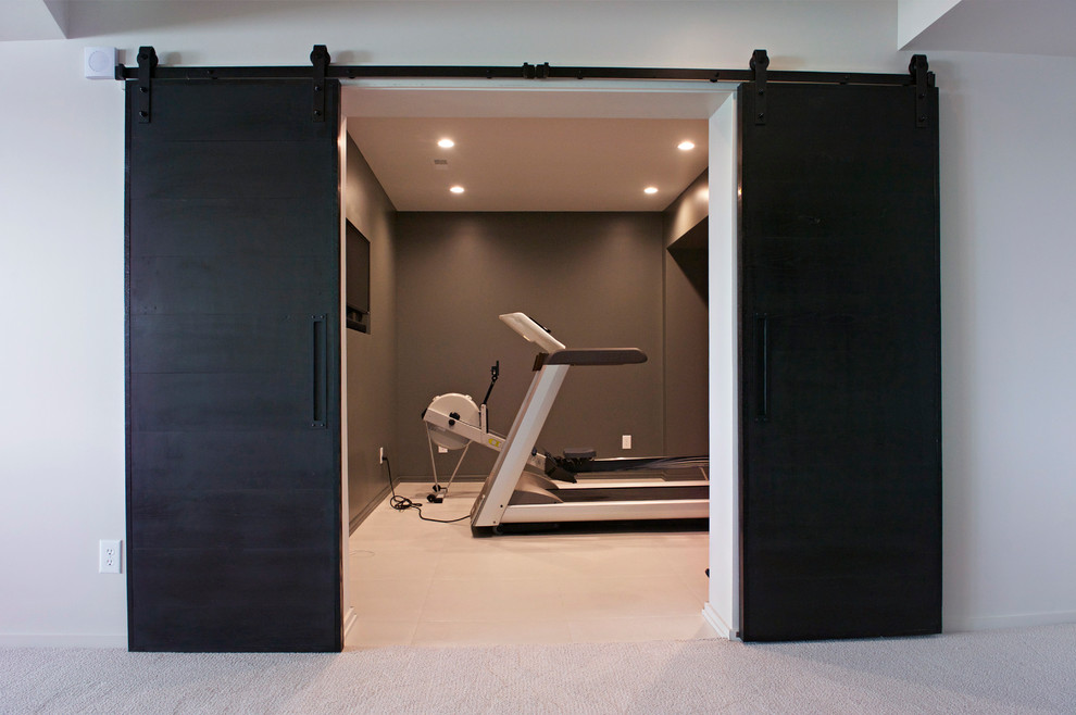 Inspiration for a modern home gym in Other.