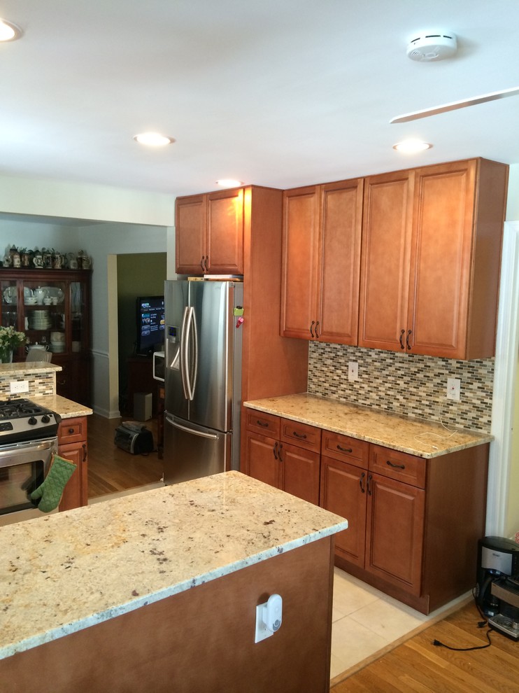 Transitional kitchen photo in DC Metro