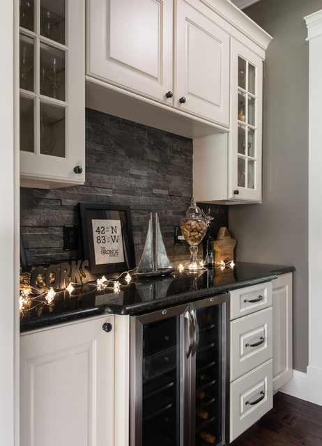 Bloomfield New Construction klassisch-modern-kueche