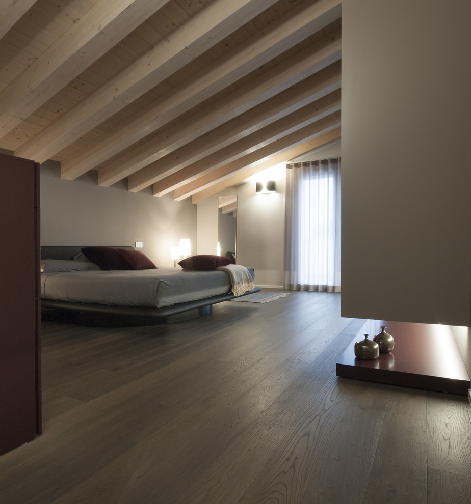 Photo of a modern bedroom in Venice.