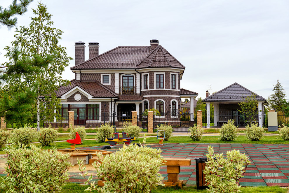 Фотосъемка дома в коттеджном поселке «Монтевиль»