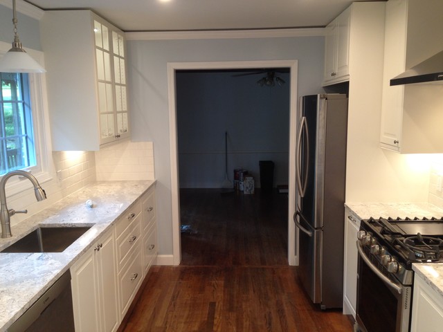 Clean Kitchen Remodel modern-kueche
