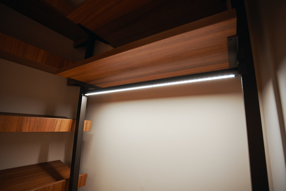 raumplus в интерьере квартиры на Минской, гардеробная UNO коридор