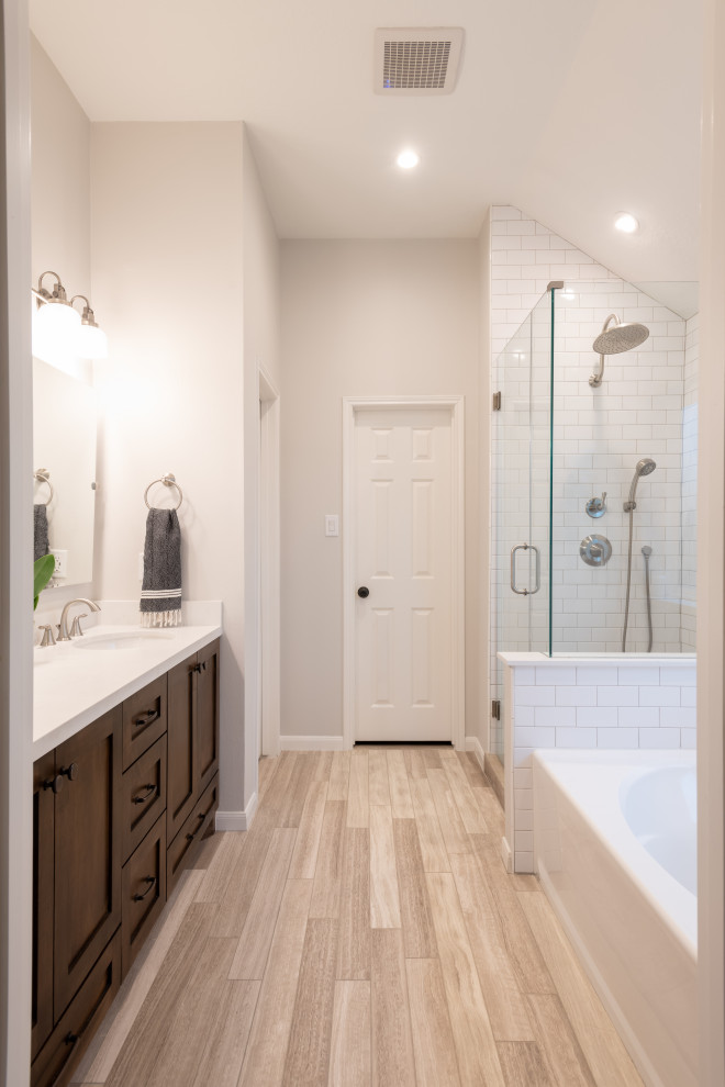 Bathroom - transitional bathroom idea in Houston