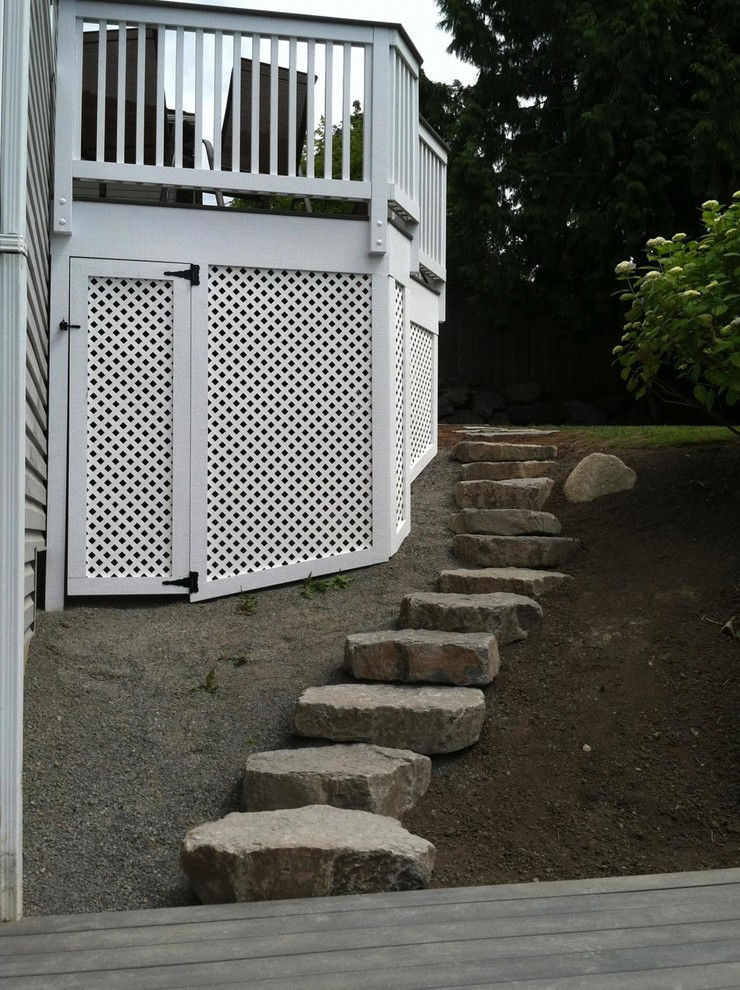 Inspiration for a transitional deck remodel in Seattle